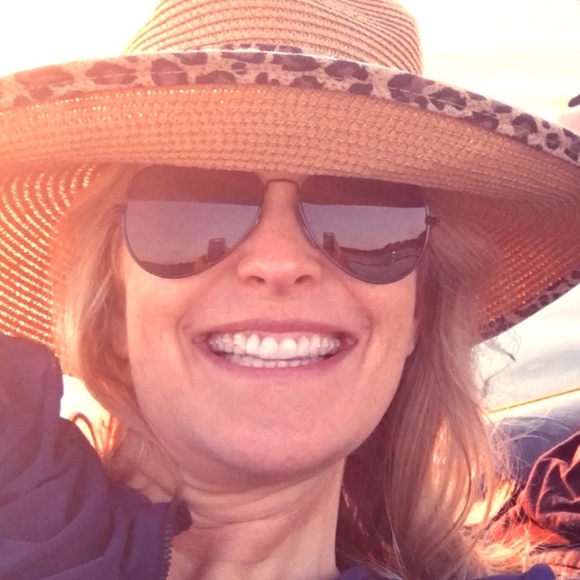 Meet your Posher, Kristen - Picture 1 of 1